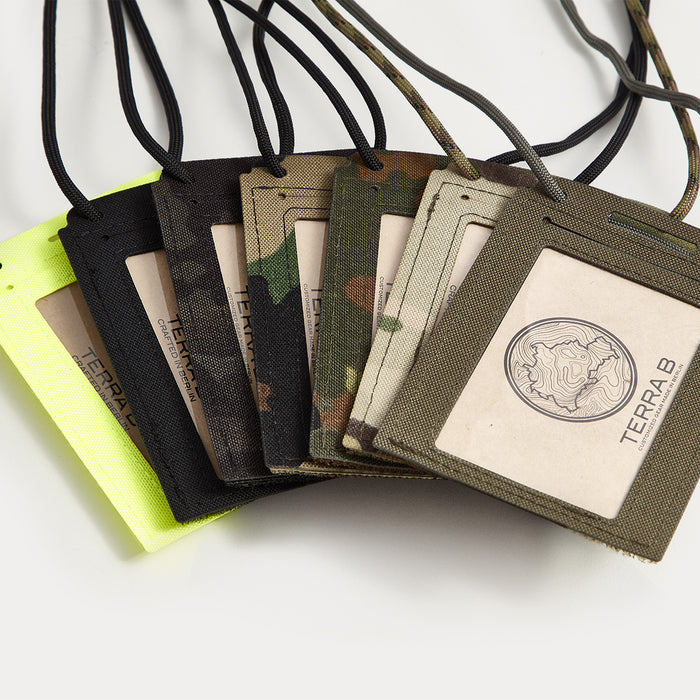 Porte Badge vertical - Multicam