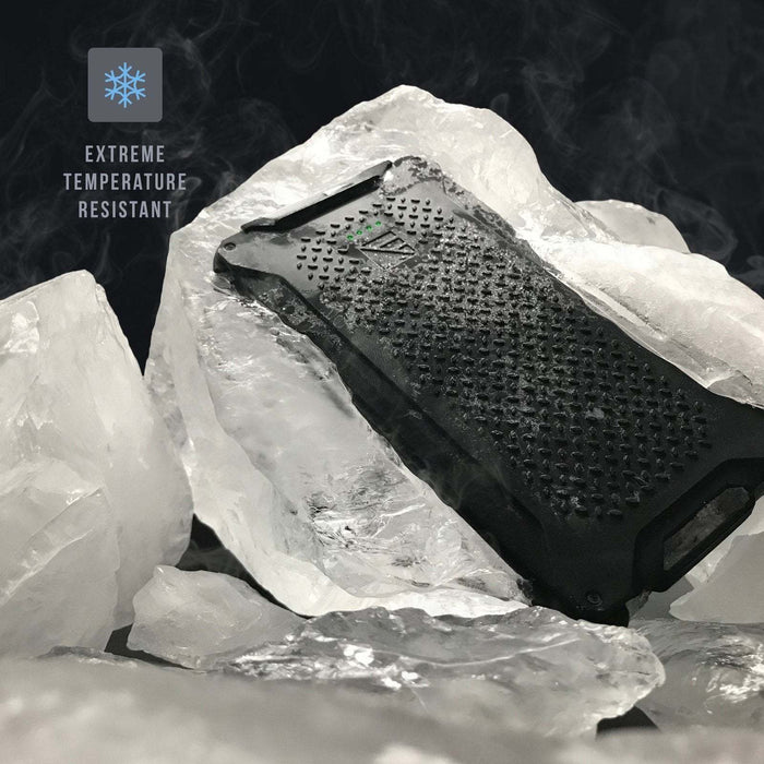 Batterie externe portable Poseidon Pro 10 200 mAh - Noir mise en situation glace